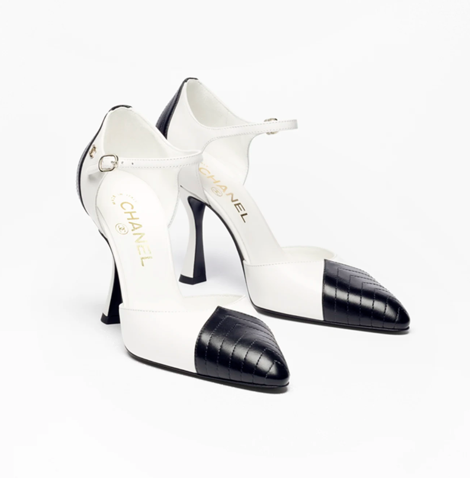 Mary Jane Chanel Métiers d’art 2026 preto e branco 21