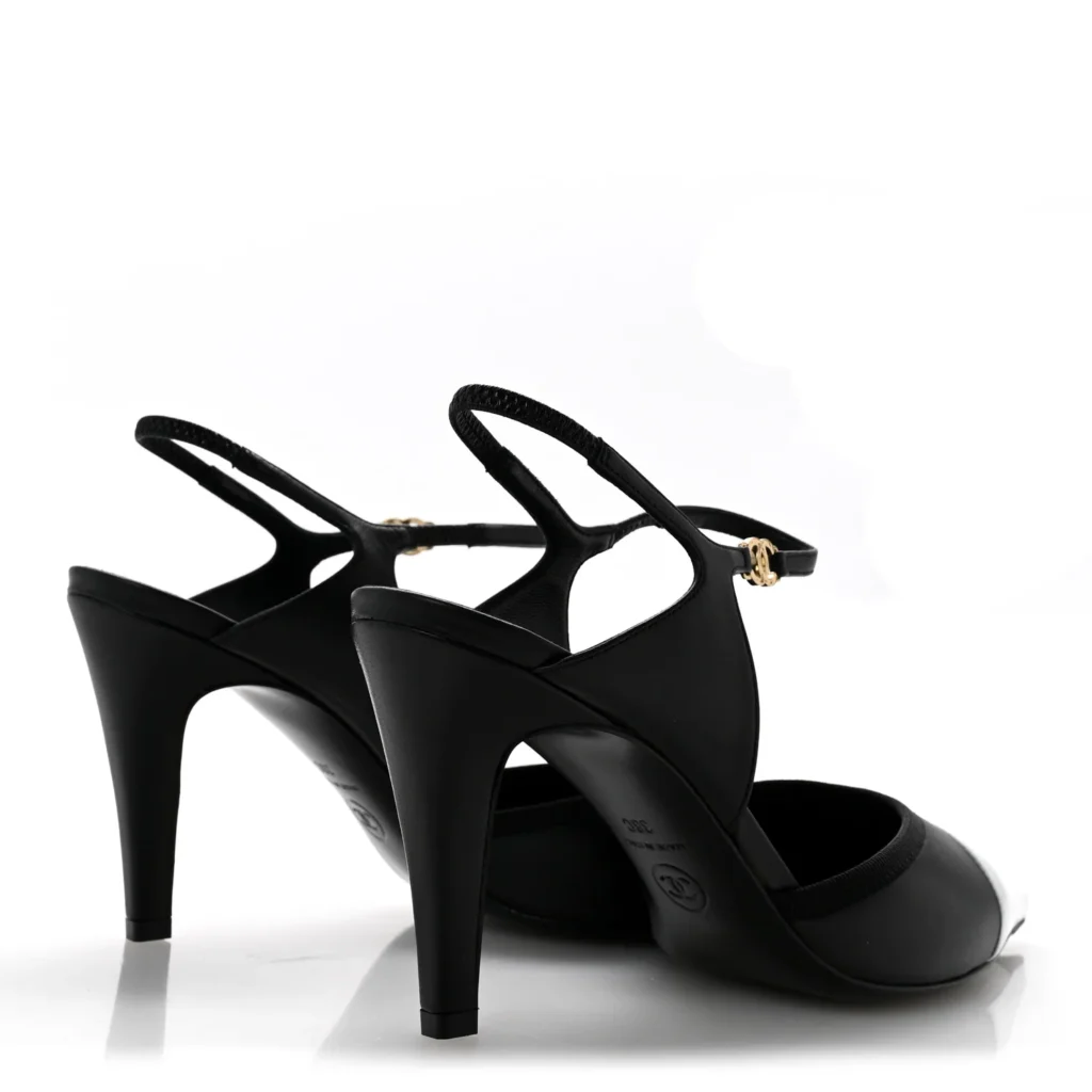 Mary Jane Chanel Métiers d’art 2026 preto e branco 6