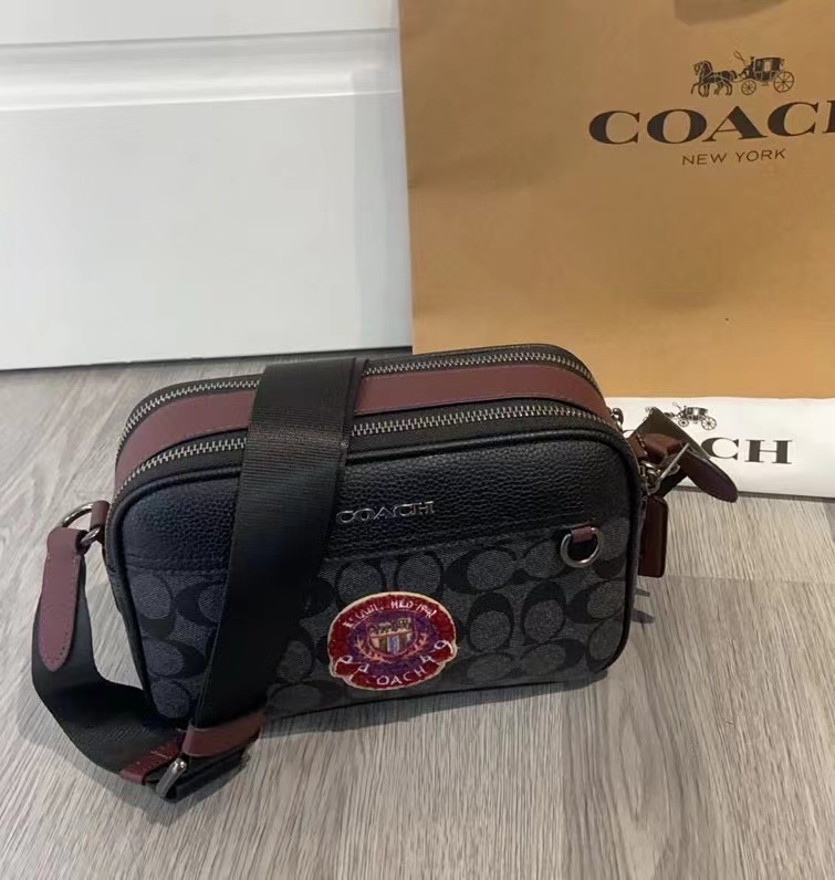 Bolsa camera grafite com patch circular 2