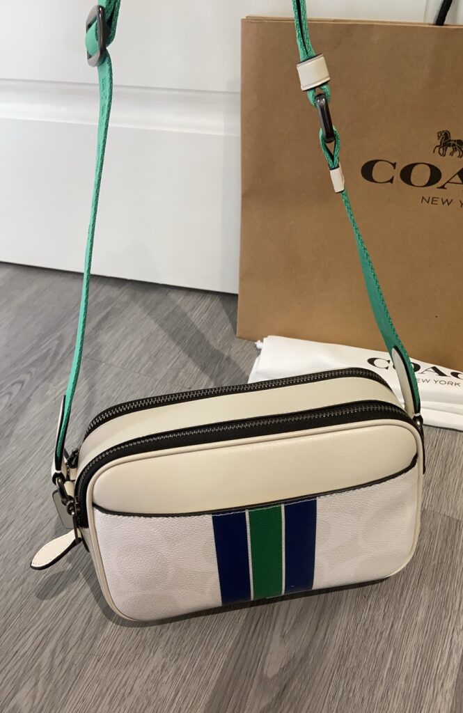 Bolsa camera branca com faixa verde 3