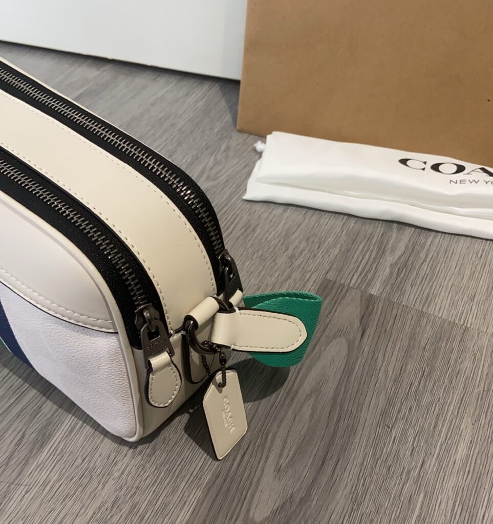 Bolsa camera branca com faixa verde 7