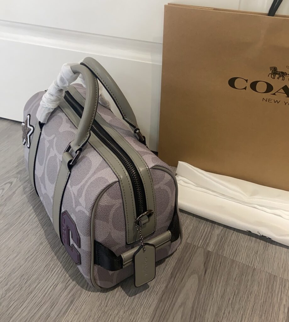 Bolsa bau cinza com patches 6