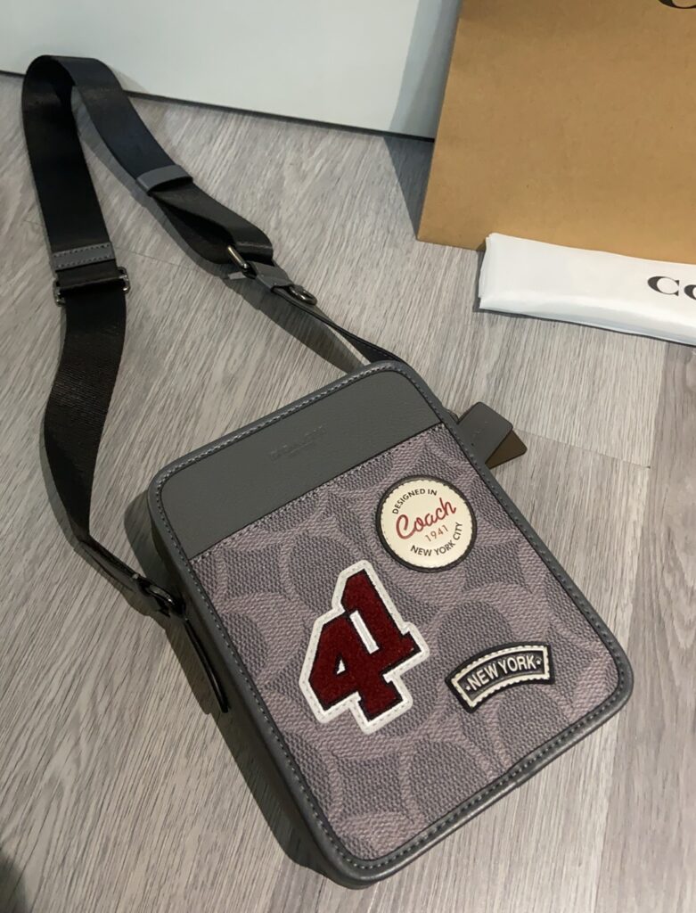 Bolsa vertical crossbody grafite 3