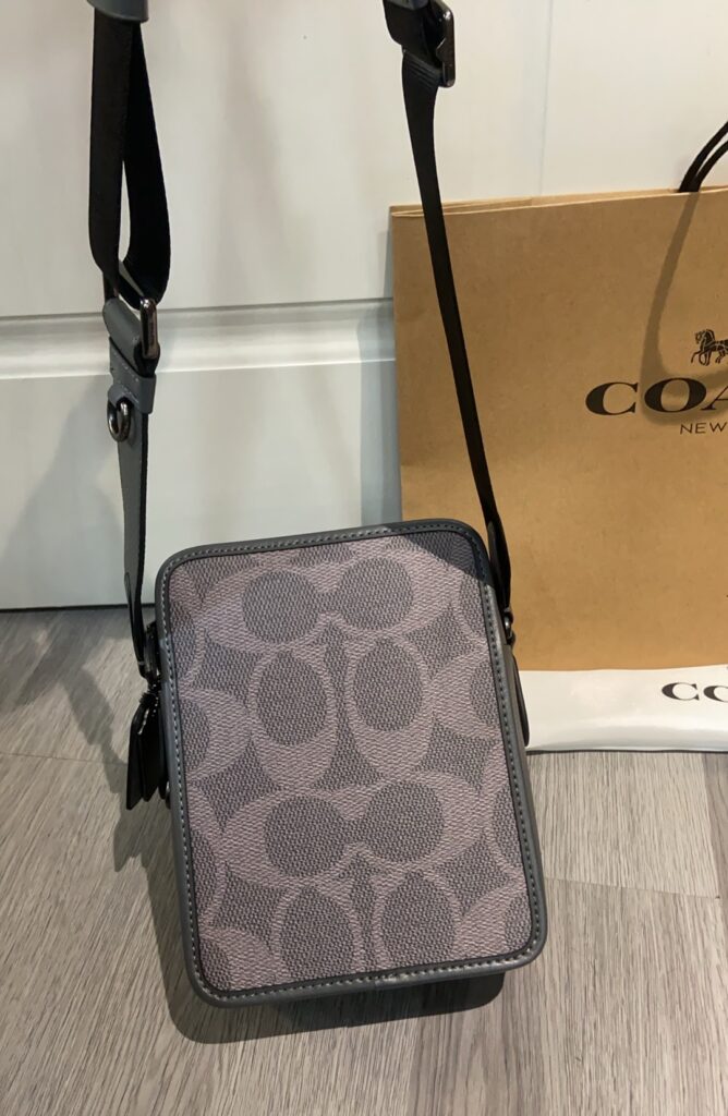 Bolsa vertical crossbody grafite 4