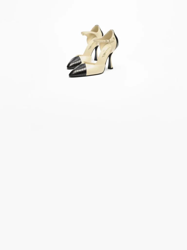 Mary Jane Chanel Métiers d’art 2026 preto e branco 15