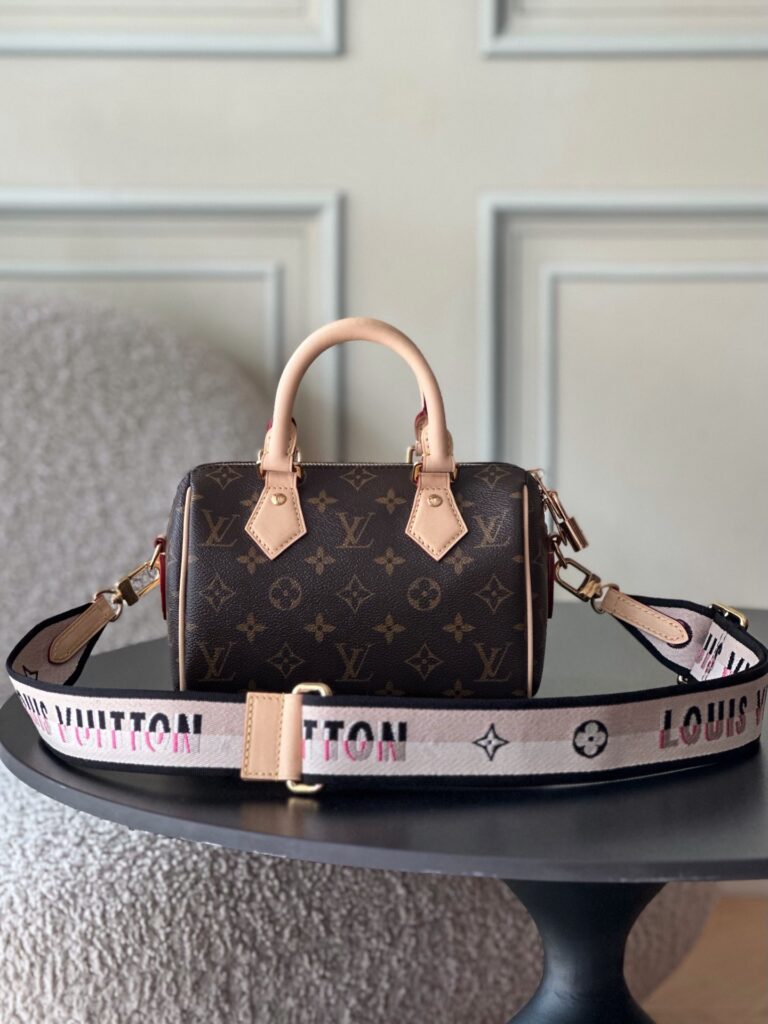 Bolsa Speedy Bandouliere 20 Monogram com alca larga 1