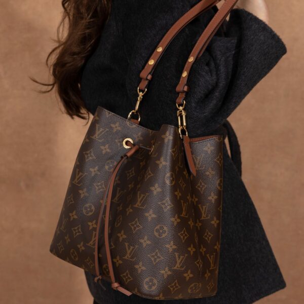 Bolsa Neonoe bucket em canvas Monogram 1