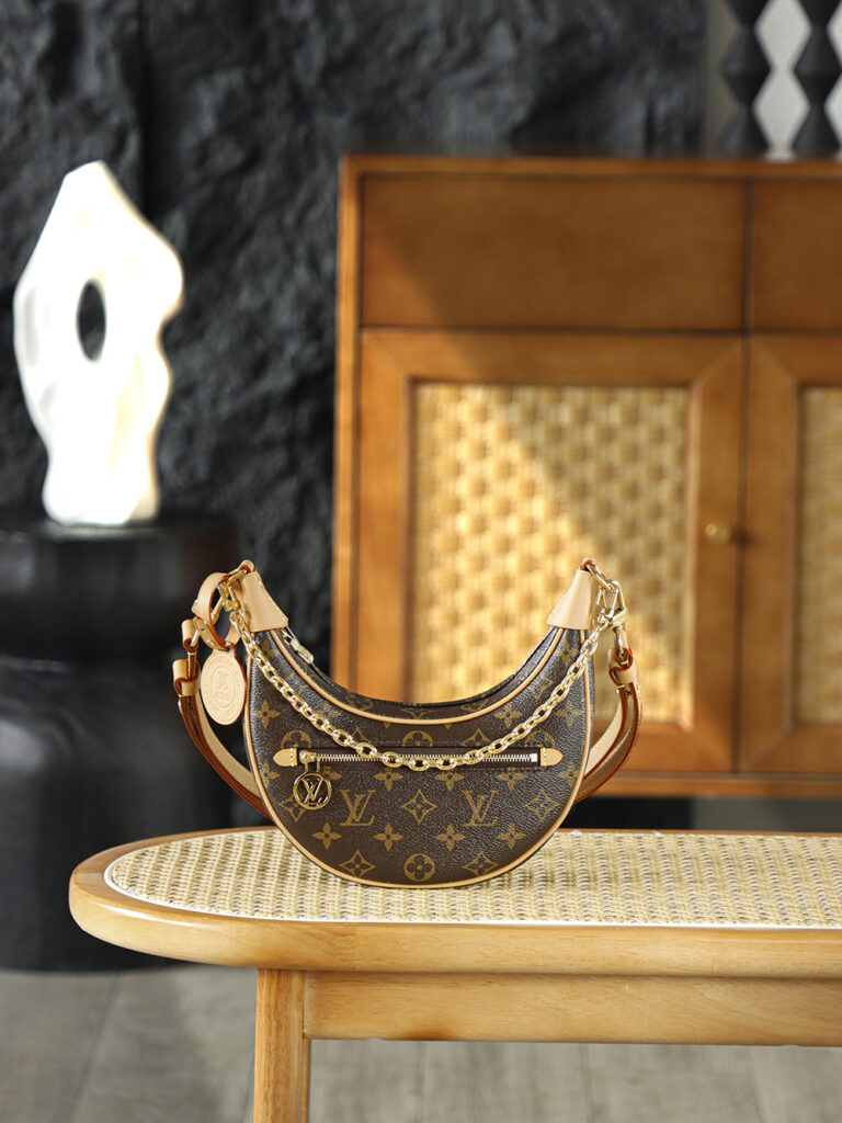 Bolsa Loop Hobo em canvas Monogram 1