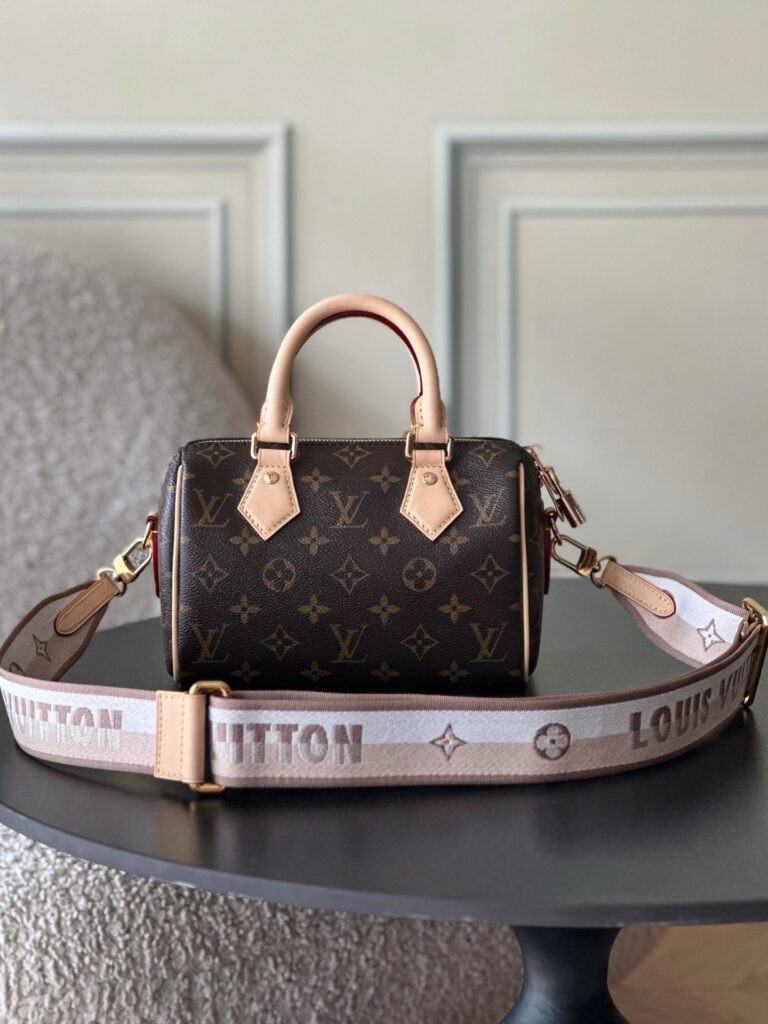 Bolsa Speedy Bandouliere 20 Monogram com alca larga 2
