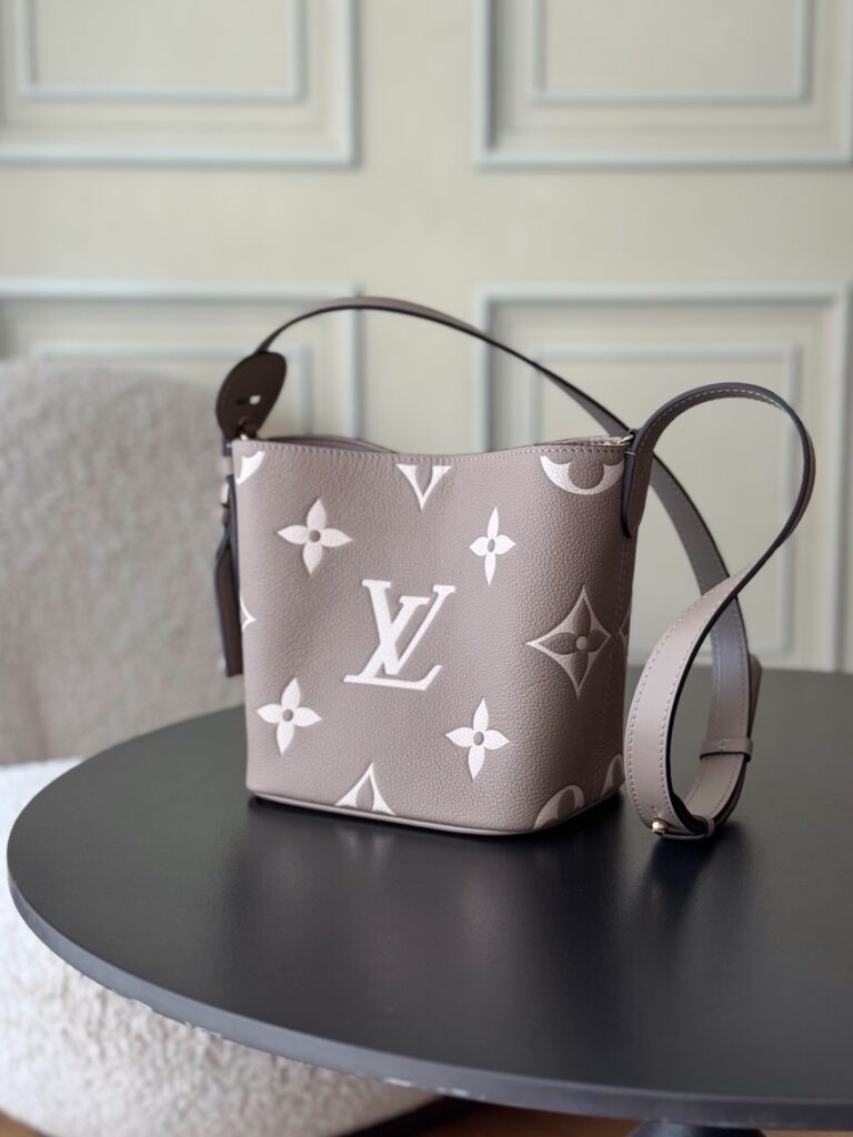 Bolsa All In BB Monogram Empreinte taupe e creme 2