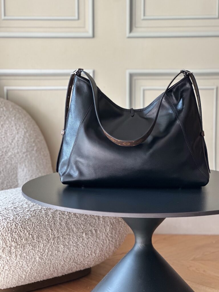 Bolsa CarryAll MM Black Monogram 4