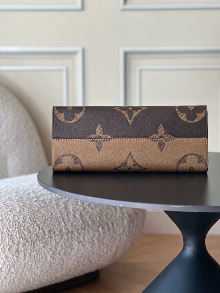 Bolsa Onthego MM em canvas Monogram Reverse 5