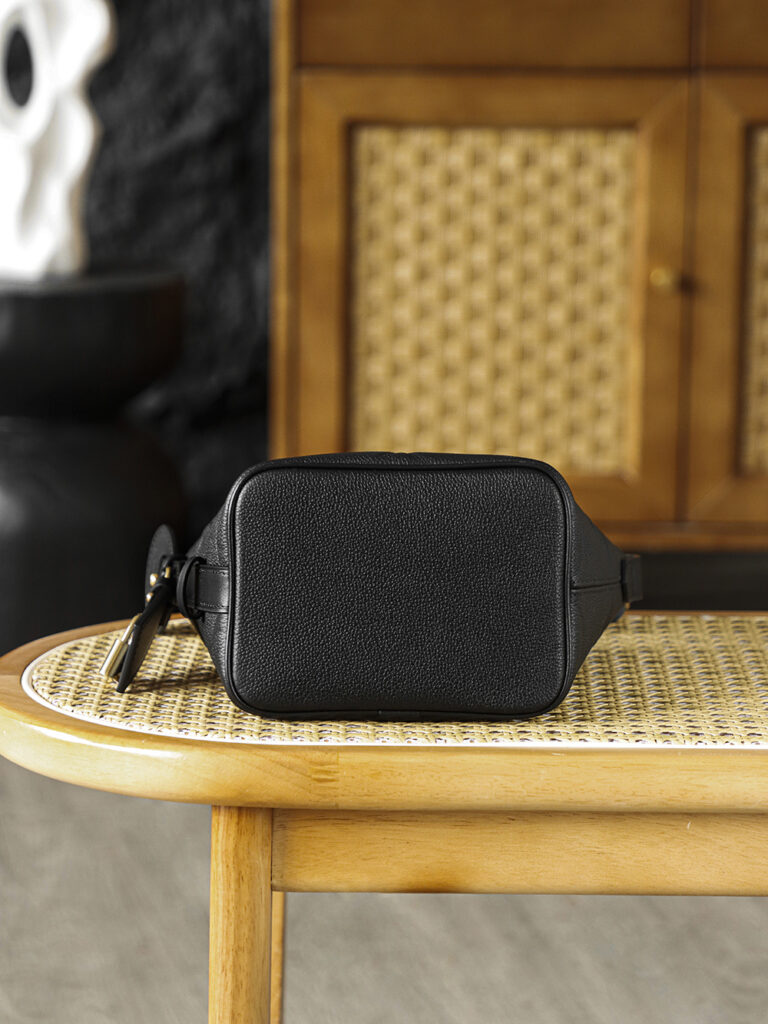 Bolsa All In BB Monogram Empreinte preta 5
