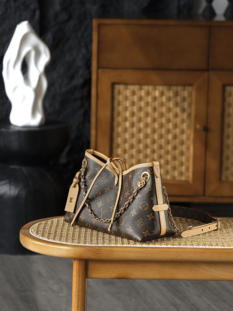 Bolsa CarryAll BB em canvas Monogram 6