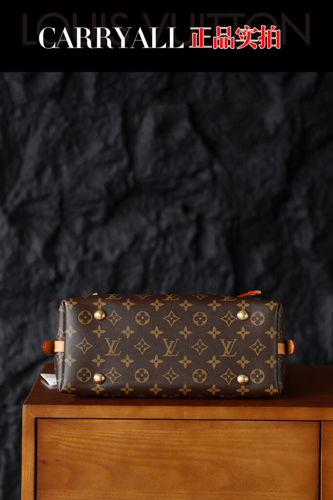 Bolsa CarryAll PM em canvas Monogram 7