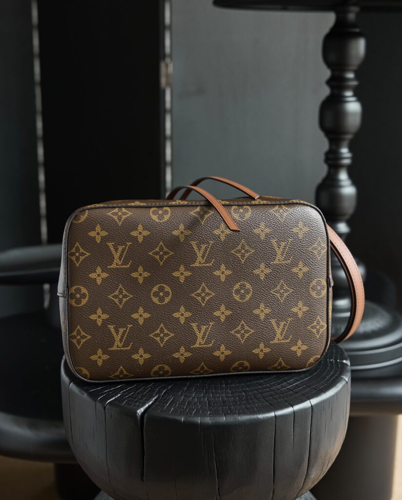Bolsa Neonoe bucket em canvas Monogram 7