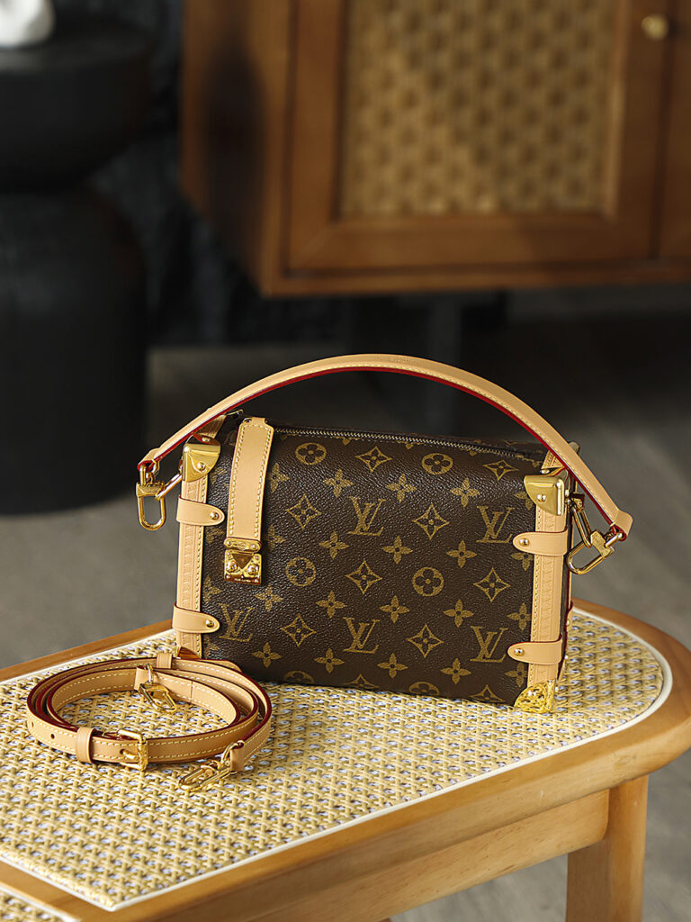 Bolsa Side Trunk MM em canvas Monogram 7