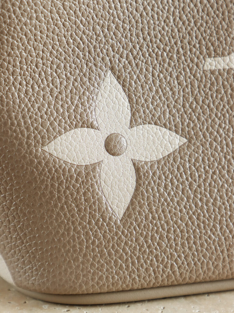 Bolsa All In BB Monogram Empreinte taupe e creme 8