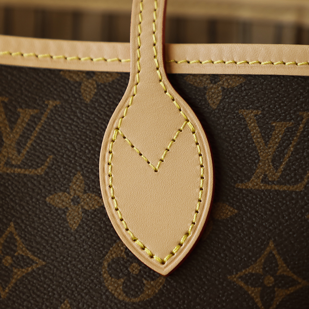 Bolsa Neverfull MM Monogram com interior bege 8