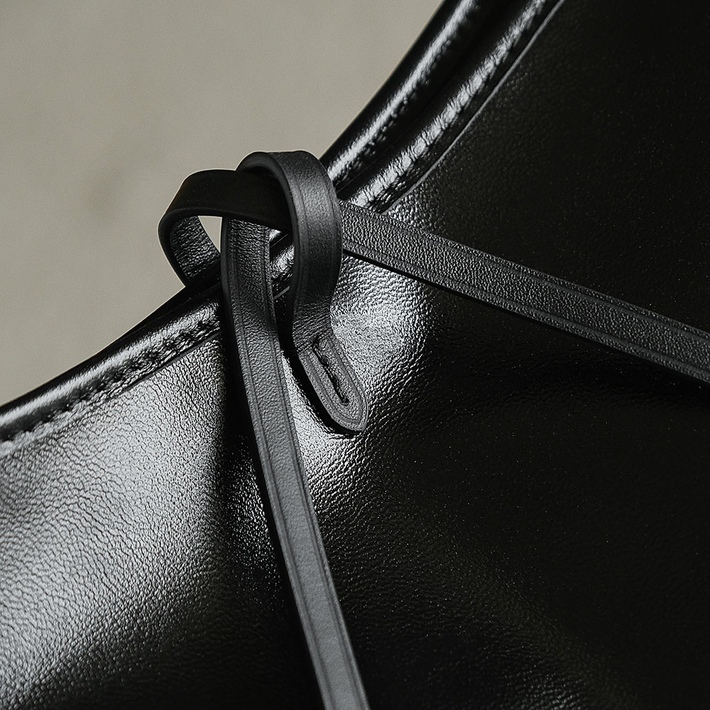 Bolsa CarryAll MM Black Monogram 9