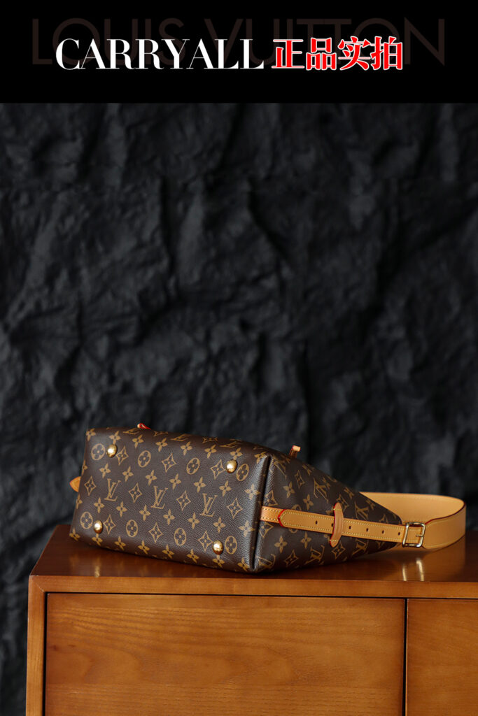 Bolsa CarryAll PM em canvas Monogram 9