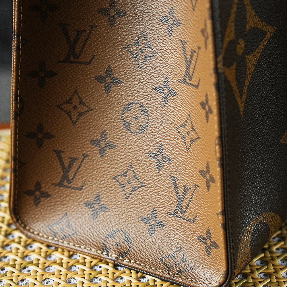 Bolsa Onthego MM em canvas Monogram Reverse 13