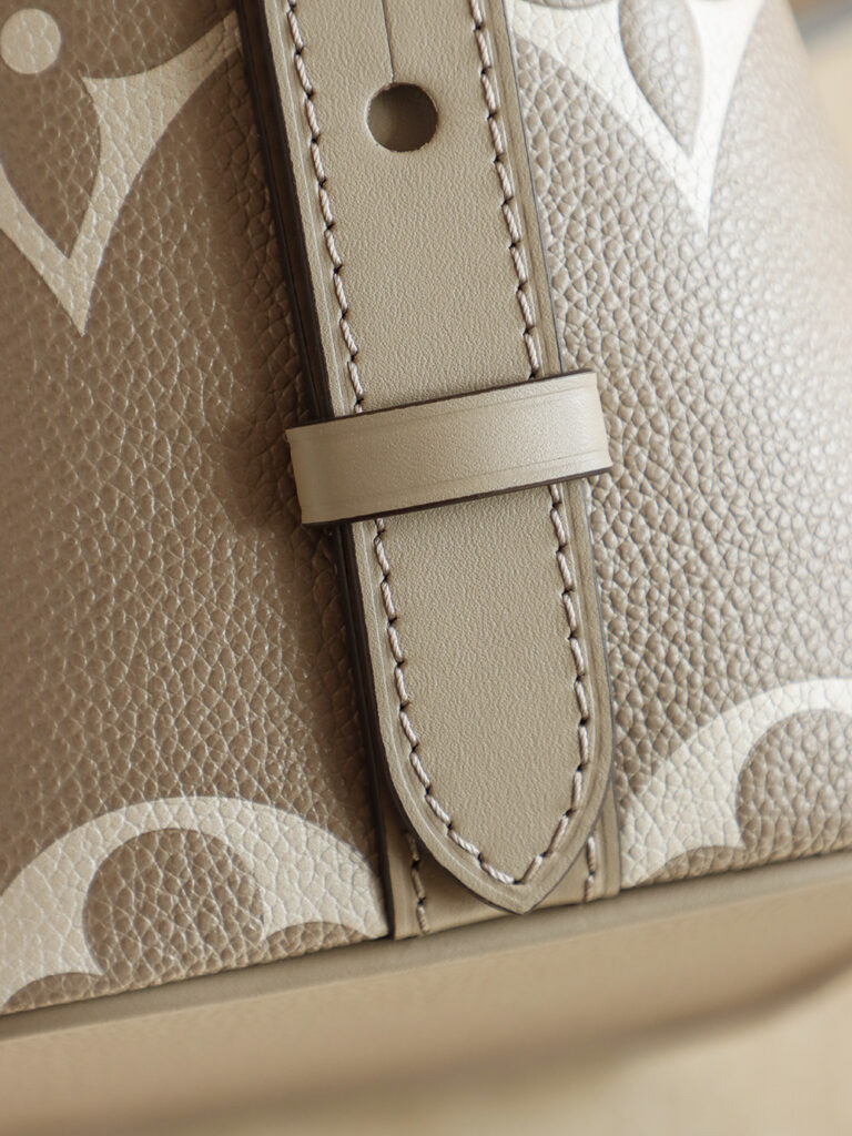 Bolsa All In BB Monogram Empreinte taupe e creme 13