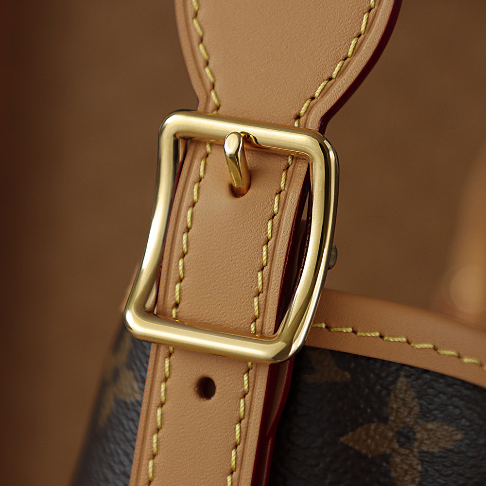 Bolsa CarryAll PM em canvas Monogram 13