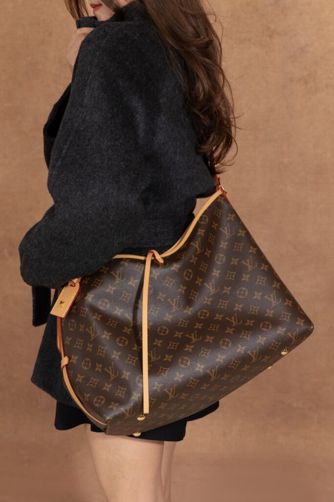 Bolsa CarryAll MM em canvas Monogram 14