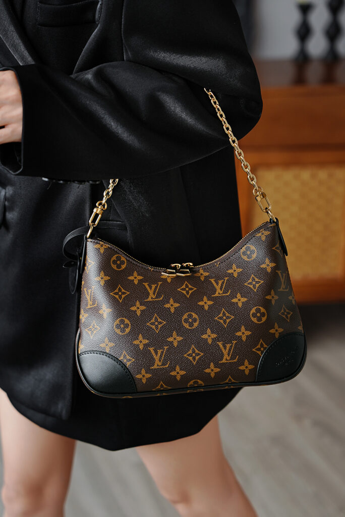 Bolsa Boulogne pequena Monogram preto 15