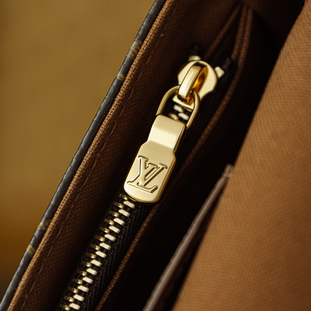 Bolsa Wallet on Chain Ivy em canvas Monogram 15