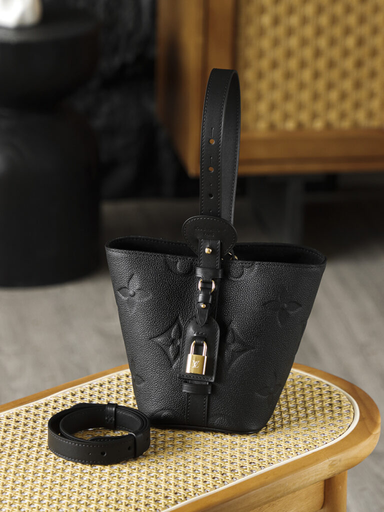 Bolsa All In BB Monogram Empreinte preta 16