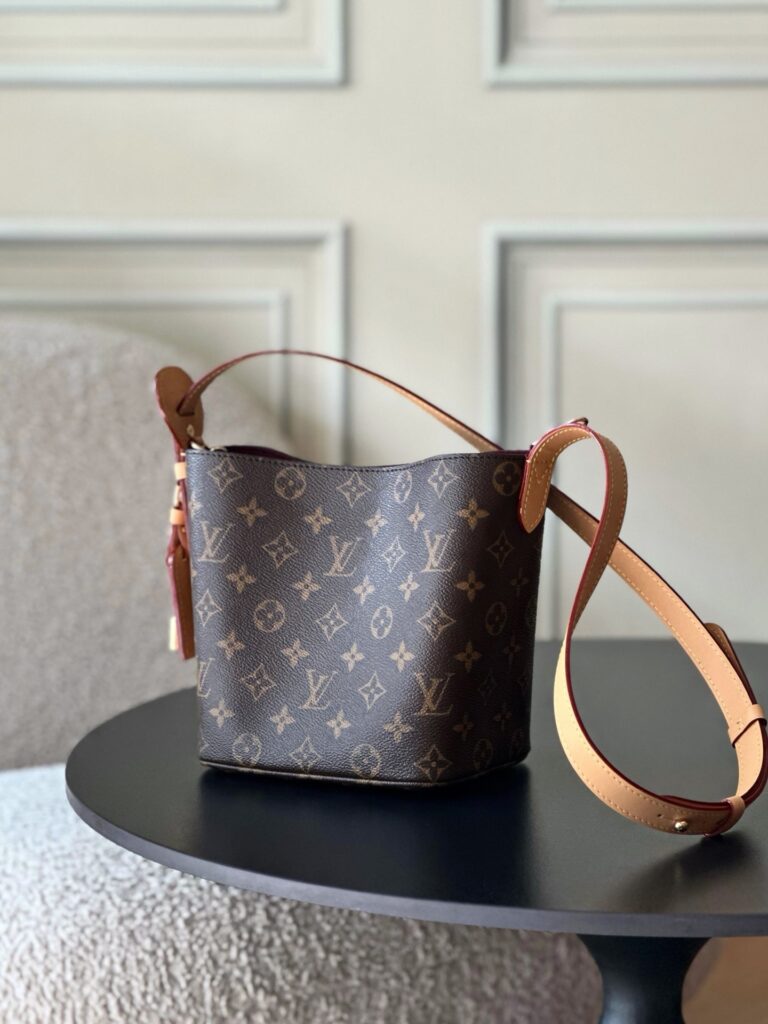 Bolsa All In BB bucket em canvas Monogram 20