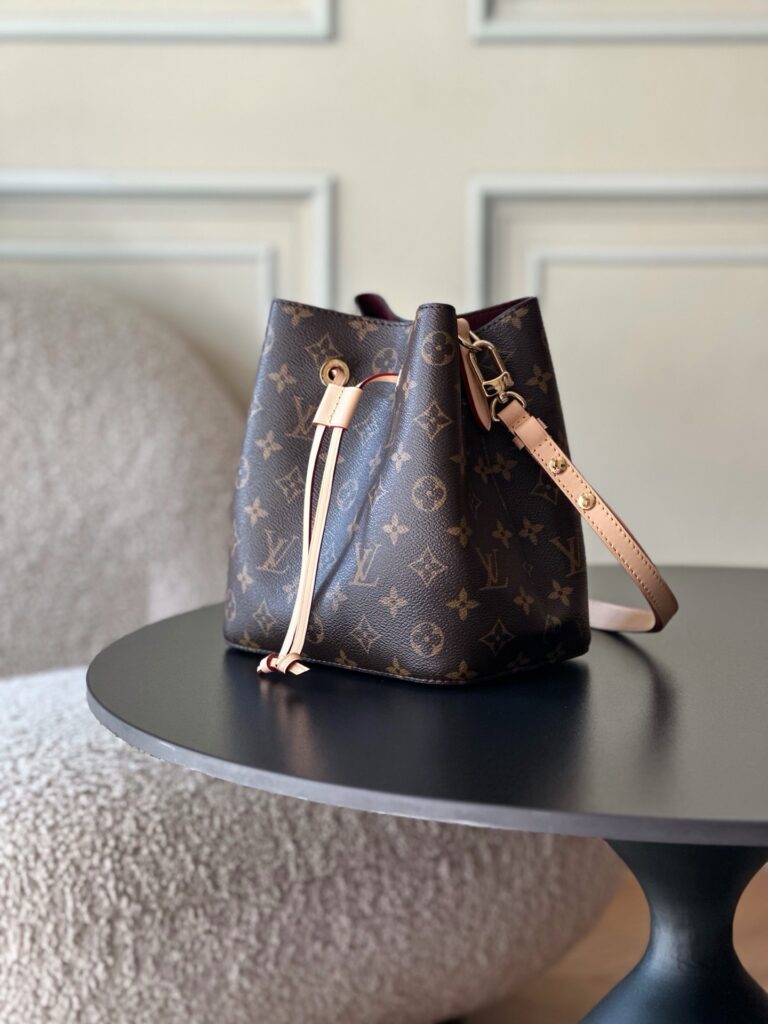 Bolsa Noe BB bucket em canvas Monogram 20