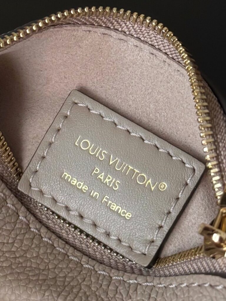 Bolsa All In BB Monogram Empreinte taupe e creme 20