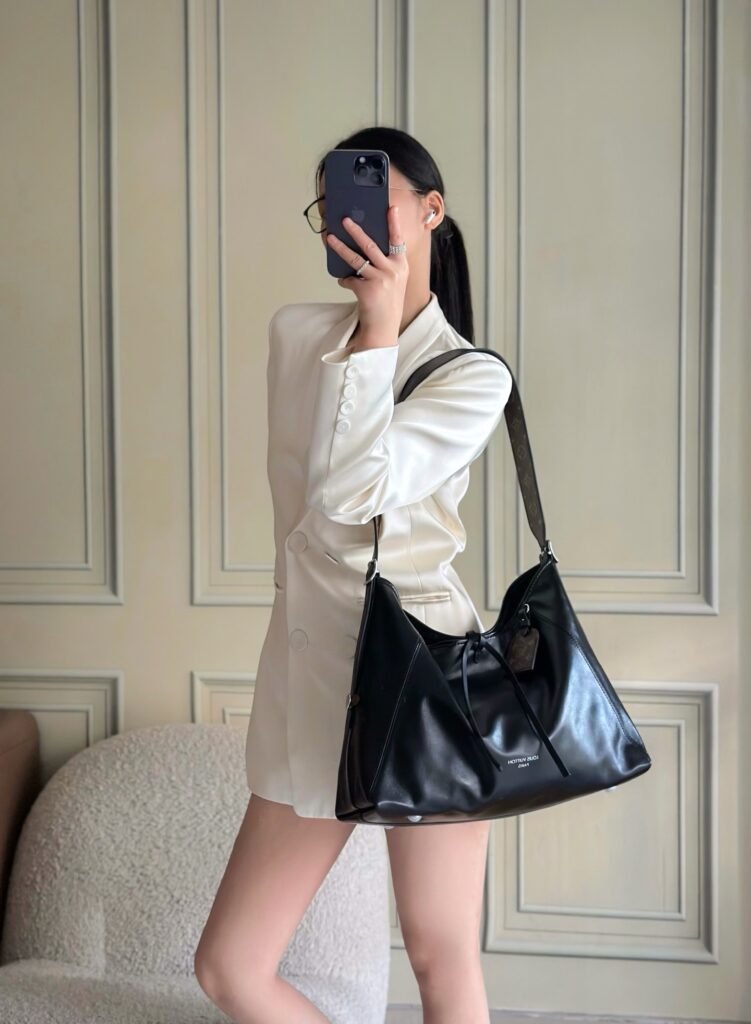 Bolsa CarryAll MM Black Monogram 21