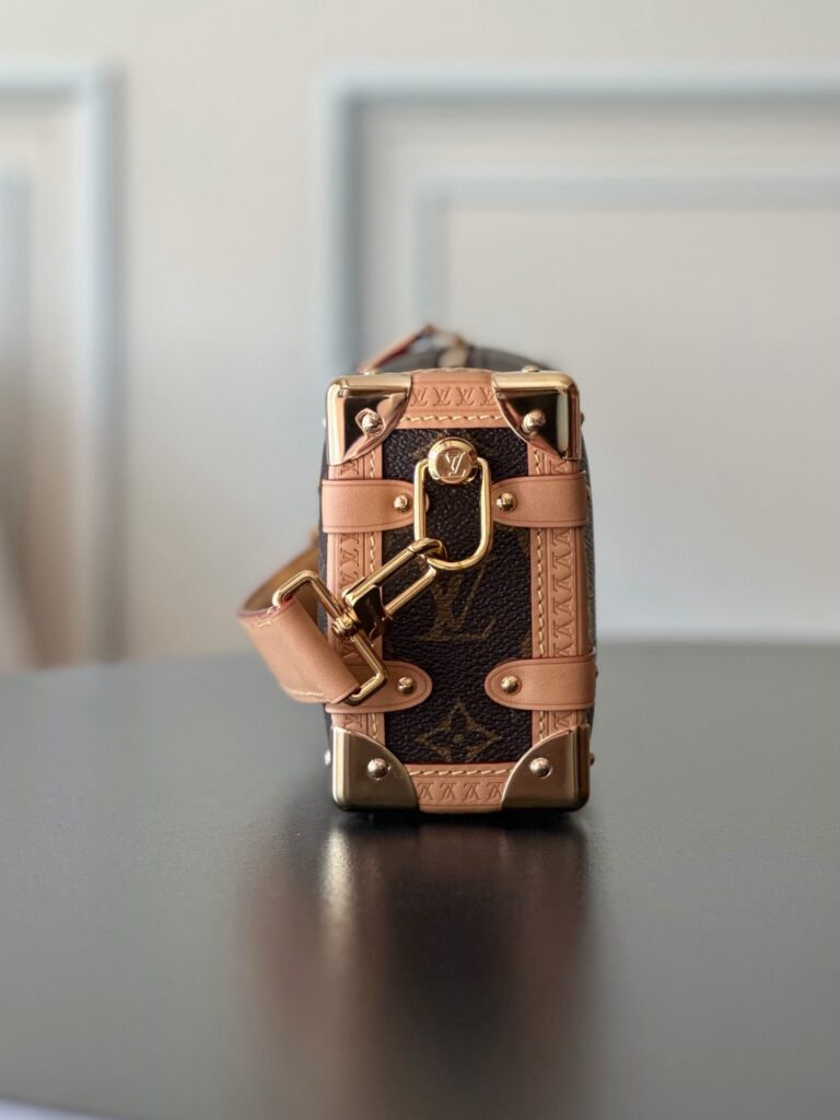 Bolsa Mini Soft Trunk em canvas Monogram 21