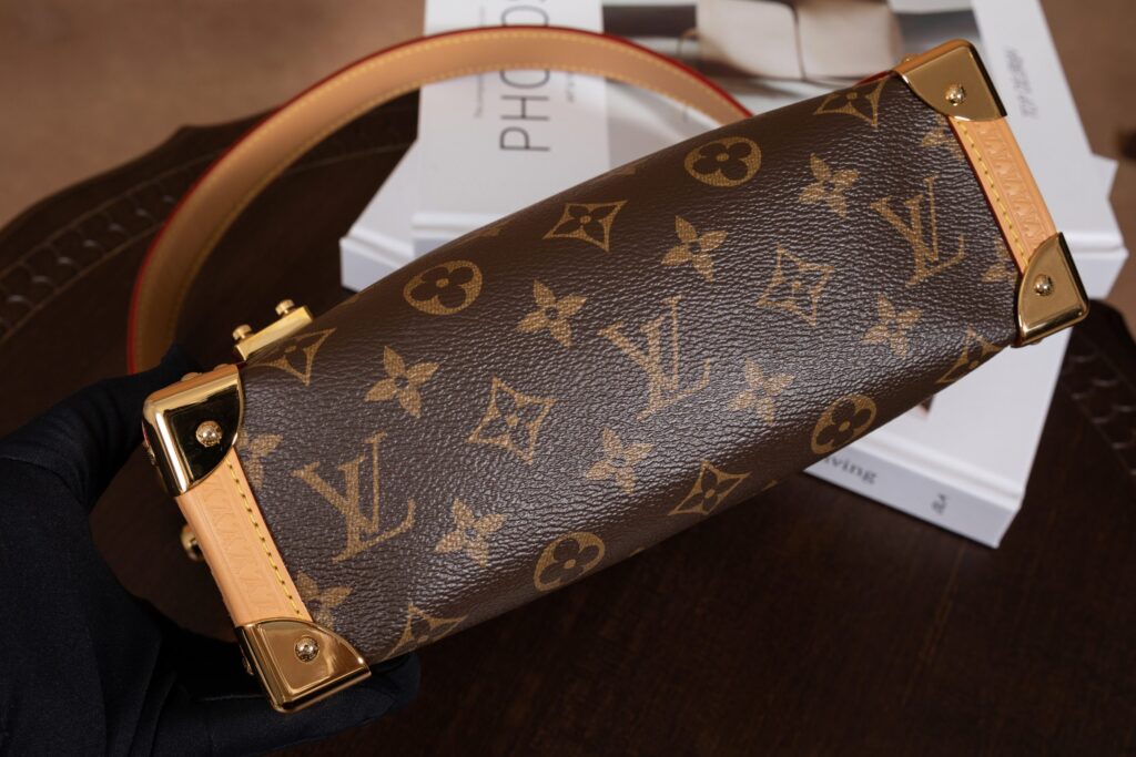 Bolsa Side Trunk MM em canvas Monogram 23