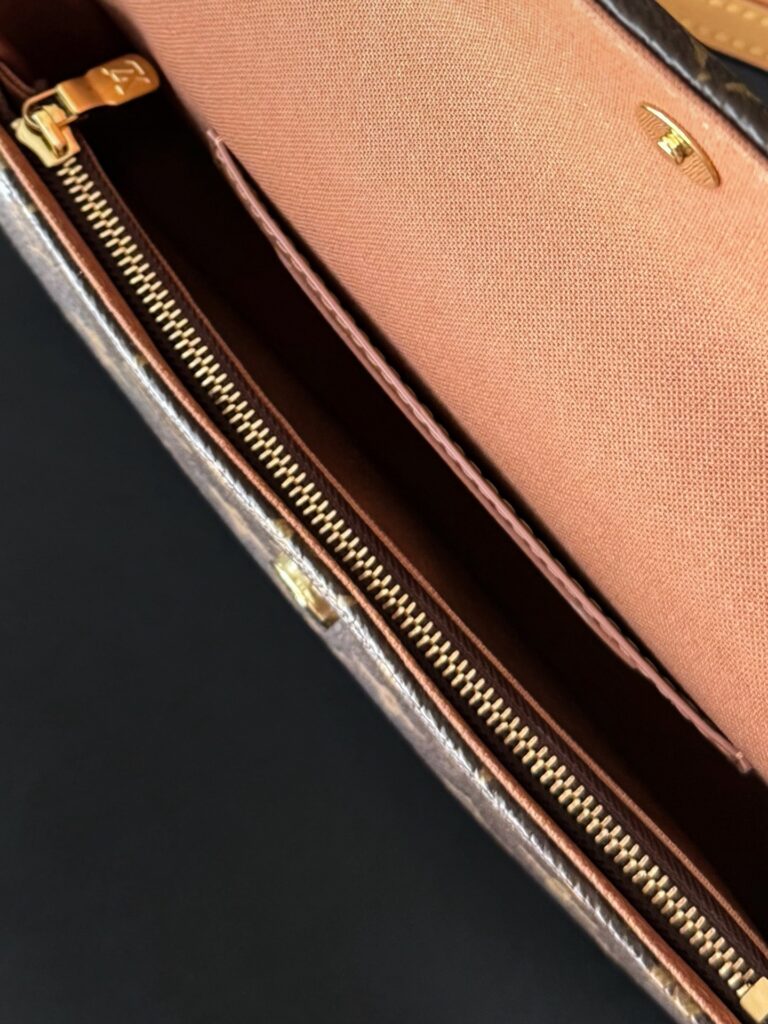 Bolsa Wallet on Chain Ivy em canvas Monogram 24