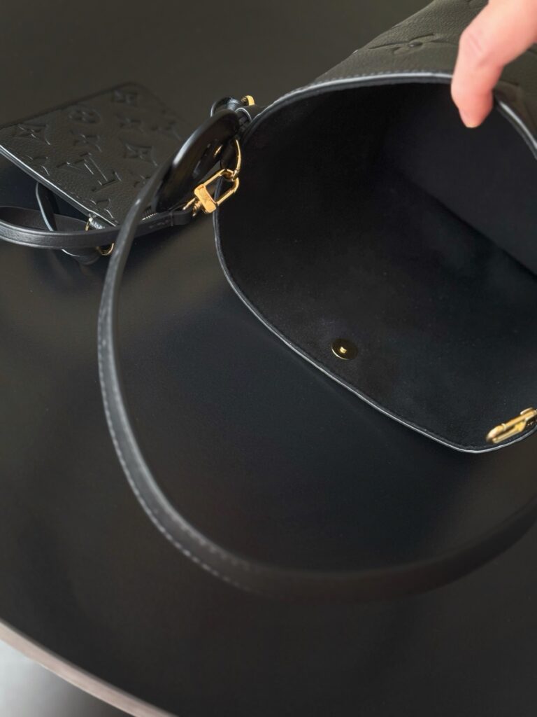 Bolsa All In BB Monogram Empreinte preta 24