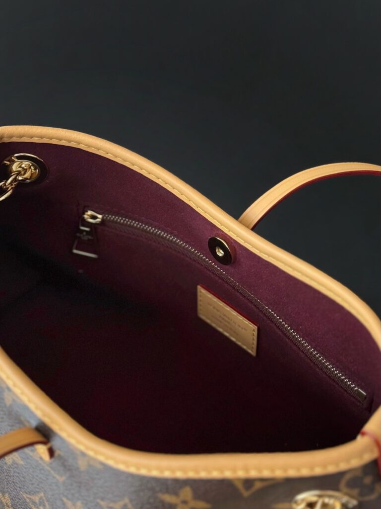 Bolsa CarryAll BB em canvas Monogram 24