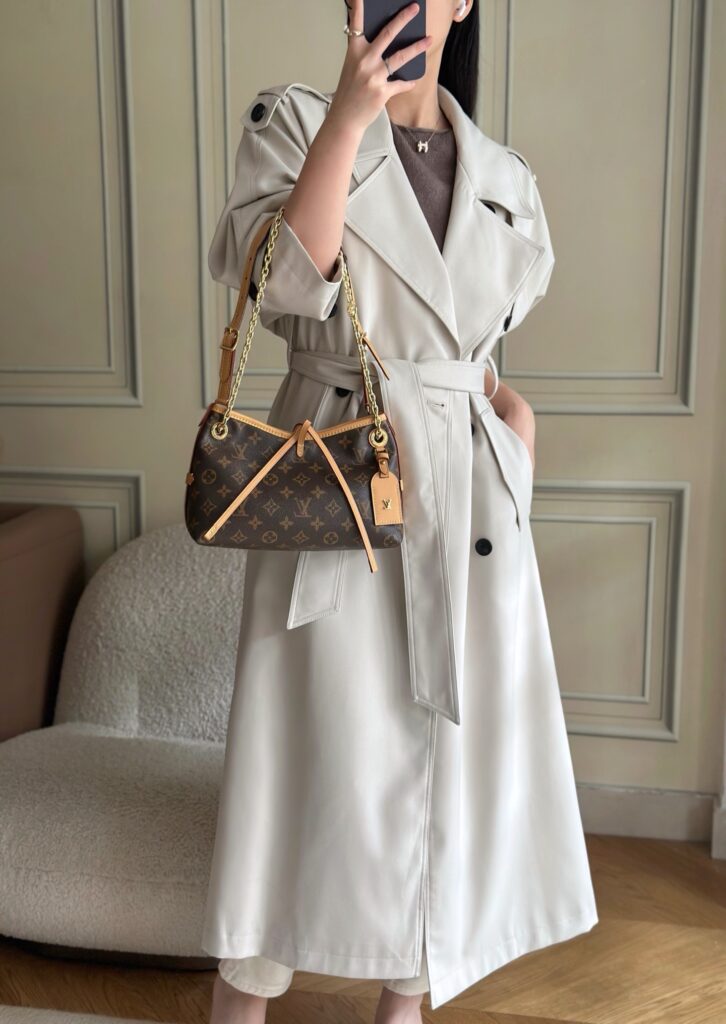 Bolsa CarryAll BB em canvas Monogram 25