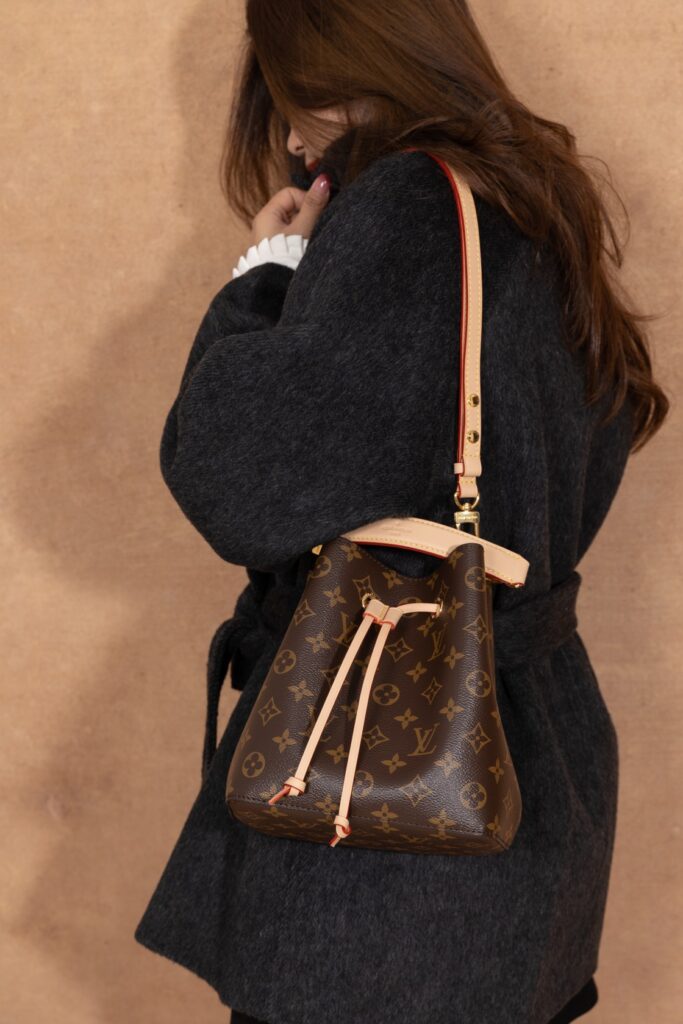Bolsa Noe BB bucket em canvas Monogram 25