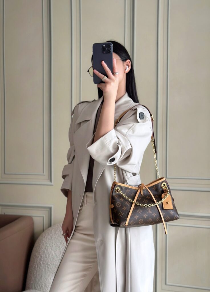 Bolsa CarryAll BB em canvas Monogram 26