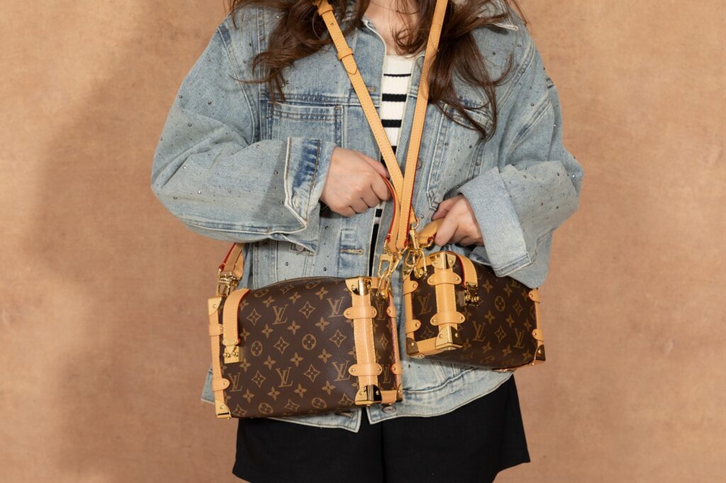 Bolsa Mini Soft Trunk em canvas Monogram 30