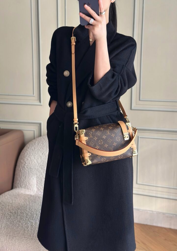 Bolsa Side Trunk MM em canvas Monogram 32