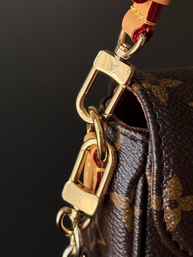 Bolsa Wallet on Chain Ivy em canvas Monogram 32