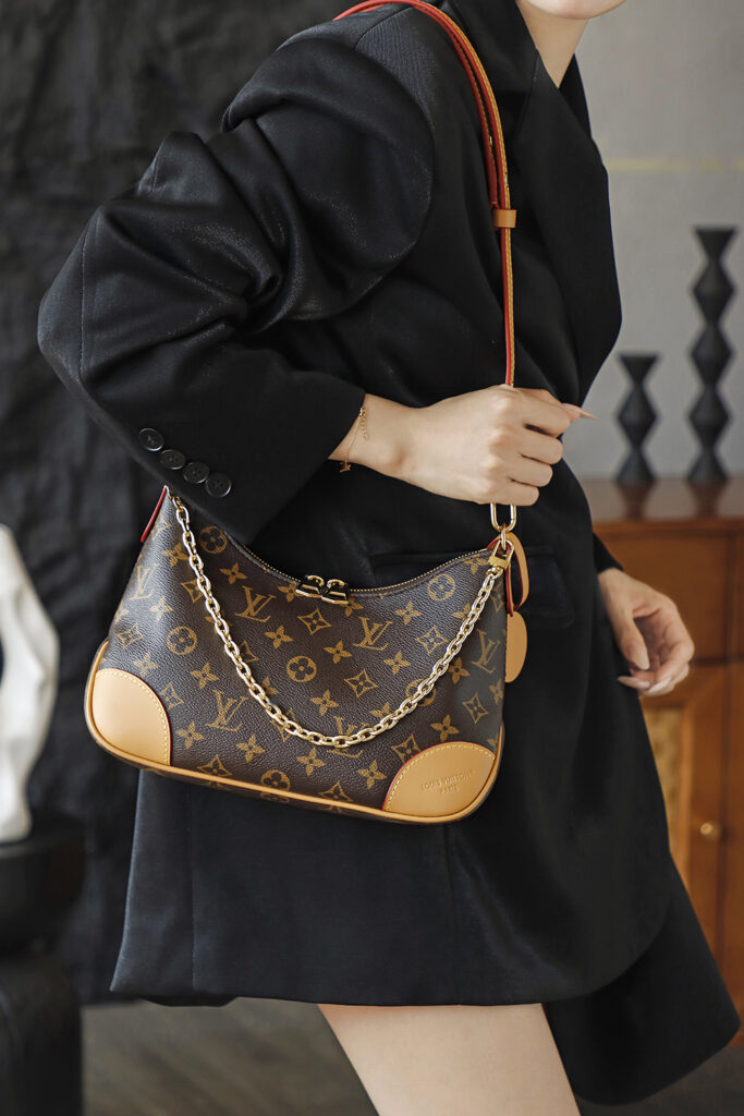 Bolsa Boulogne PM em canvas Monogram 33