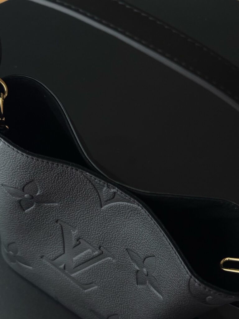 Bolsa All In BB Monogram Empreinte preta 33