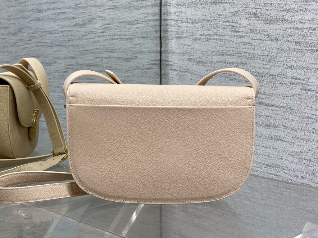 Bolsa Dior Saddle com ferragens douradas vintage 4